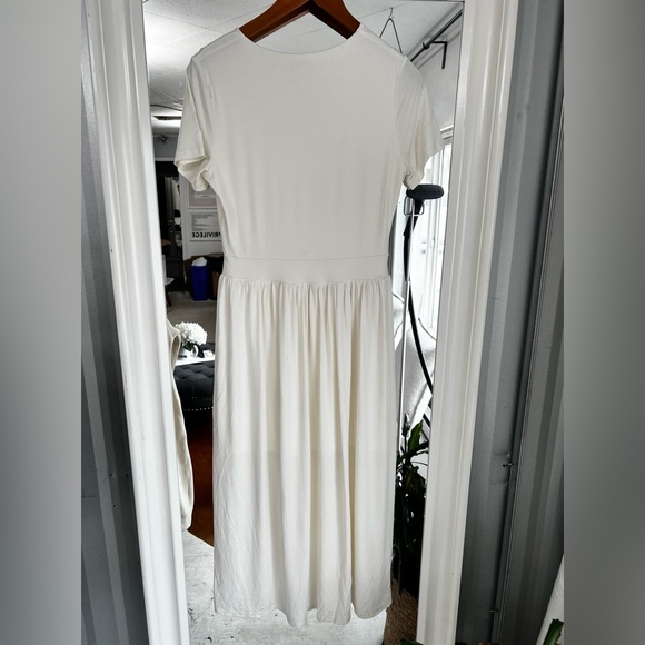 PRIV midi dress - Picture 2 of 2